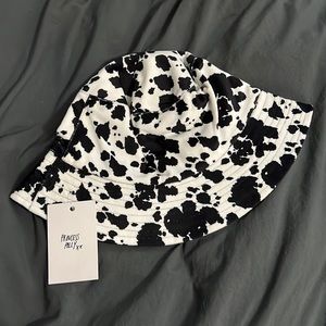 NWT - Princess Polly Bucket Hat